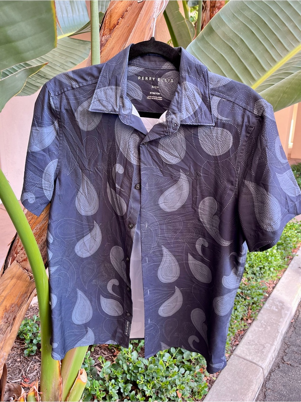 Perry Ellis Men’s Short-Sleeve Button-Down Size Small